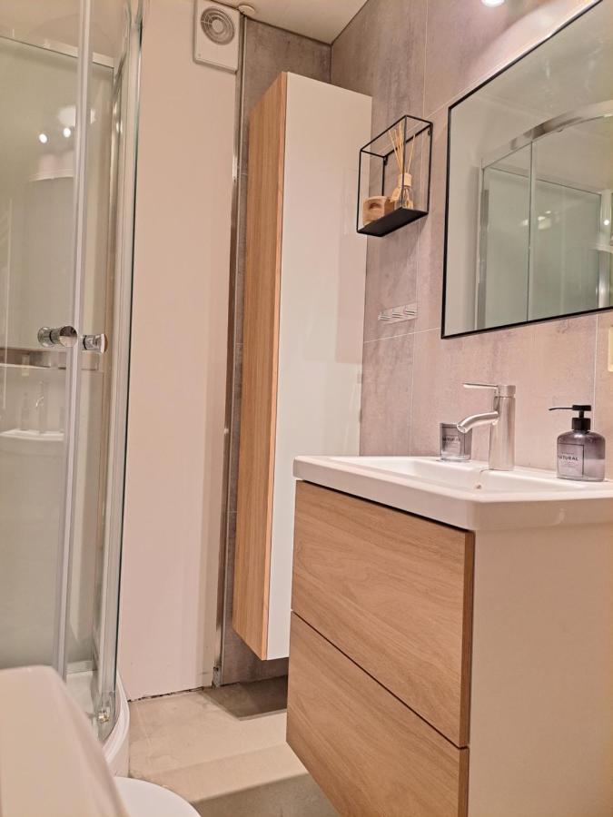 H3 Apartment - Cozy Downtown Apartment Акурейри Экстерьер фото