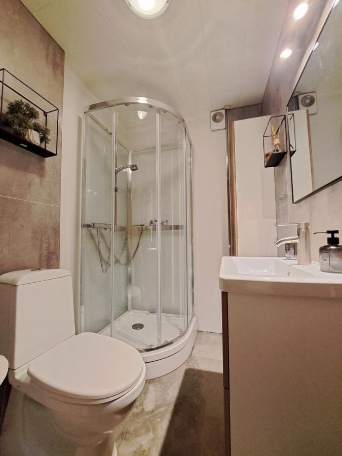 H3 Apartment - Cozy Downtown Apartment Акурейри Экстерьер фото
