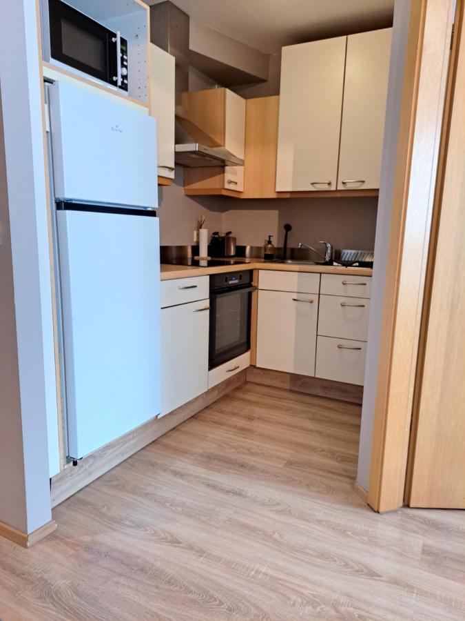 H3 Apartment - Cozy Downtown Apartment Акурейри Экстерьер фото